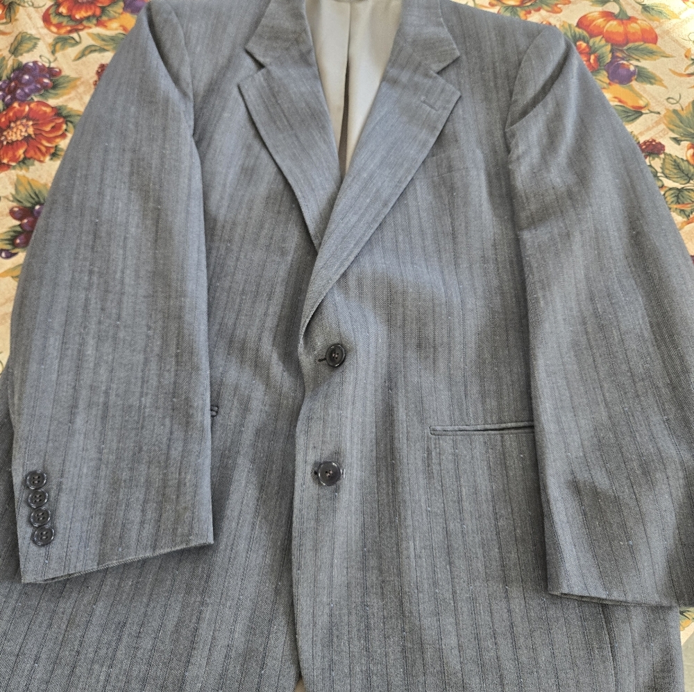 Men suit - Picture 13 of 15